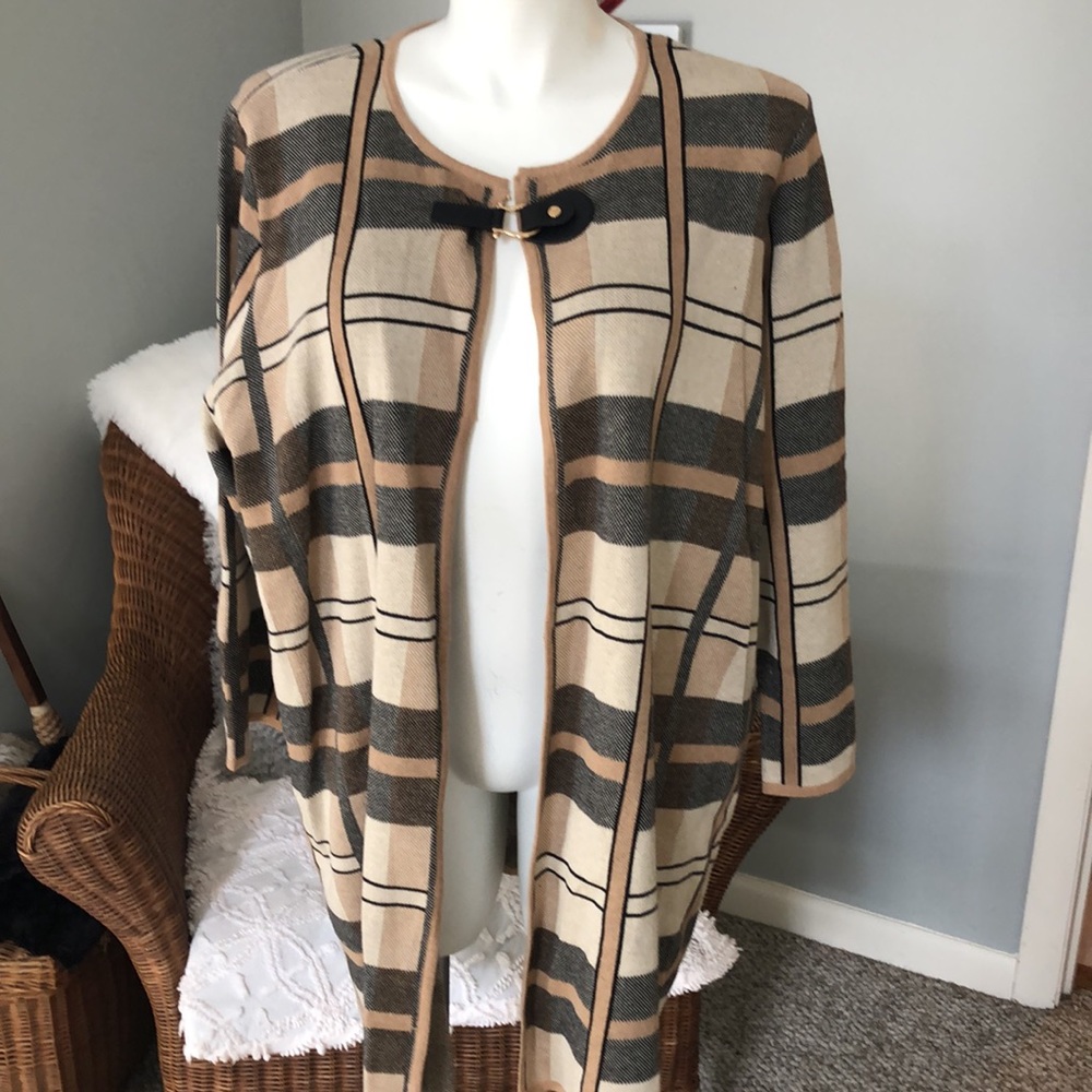 New with tag 3x Anne Kline long knit cardigan with buckle snap neck